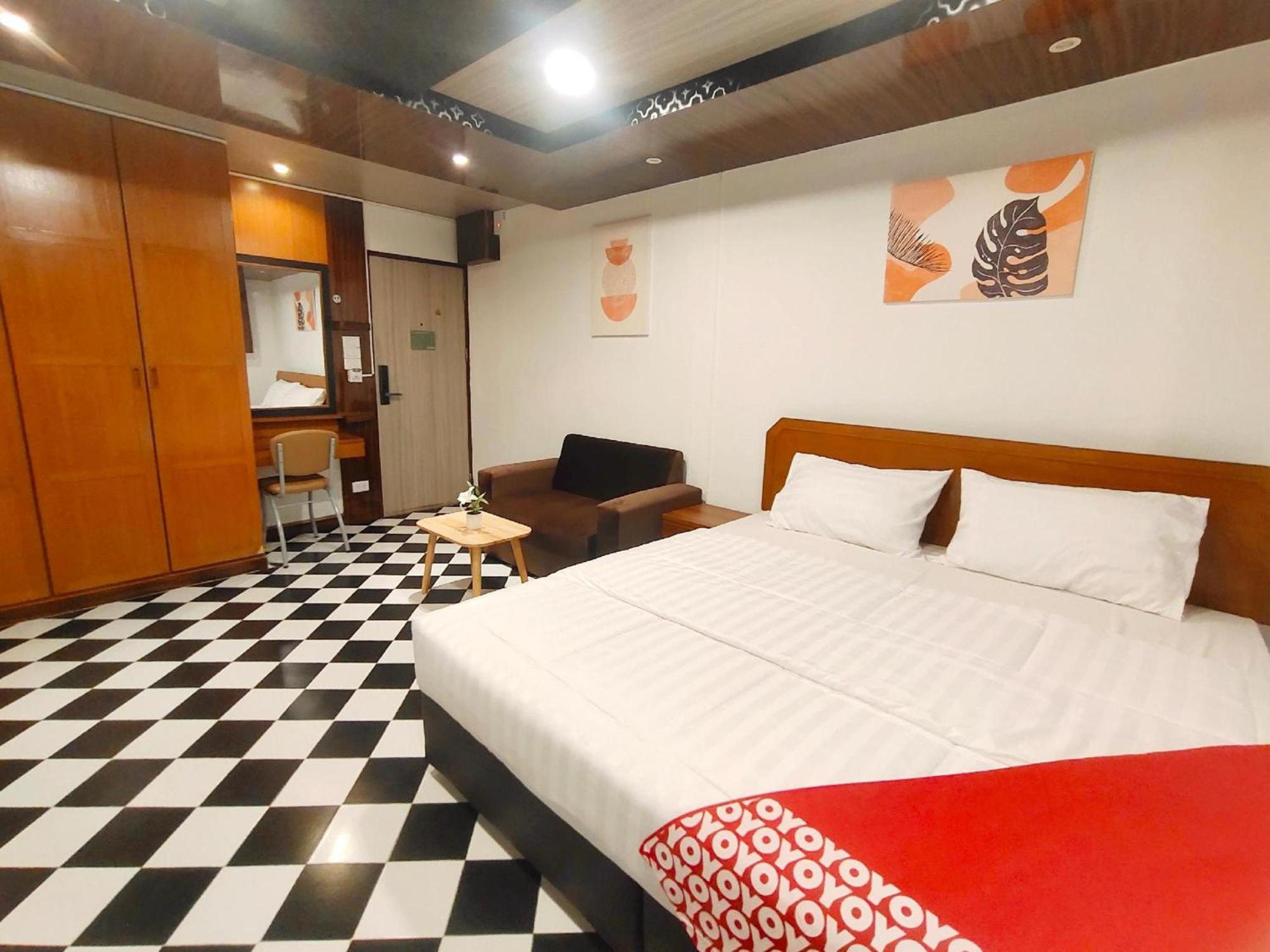 Oyo 75446 Travis Inthamara 49 Hotel Bangkok Luaran gambar