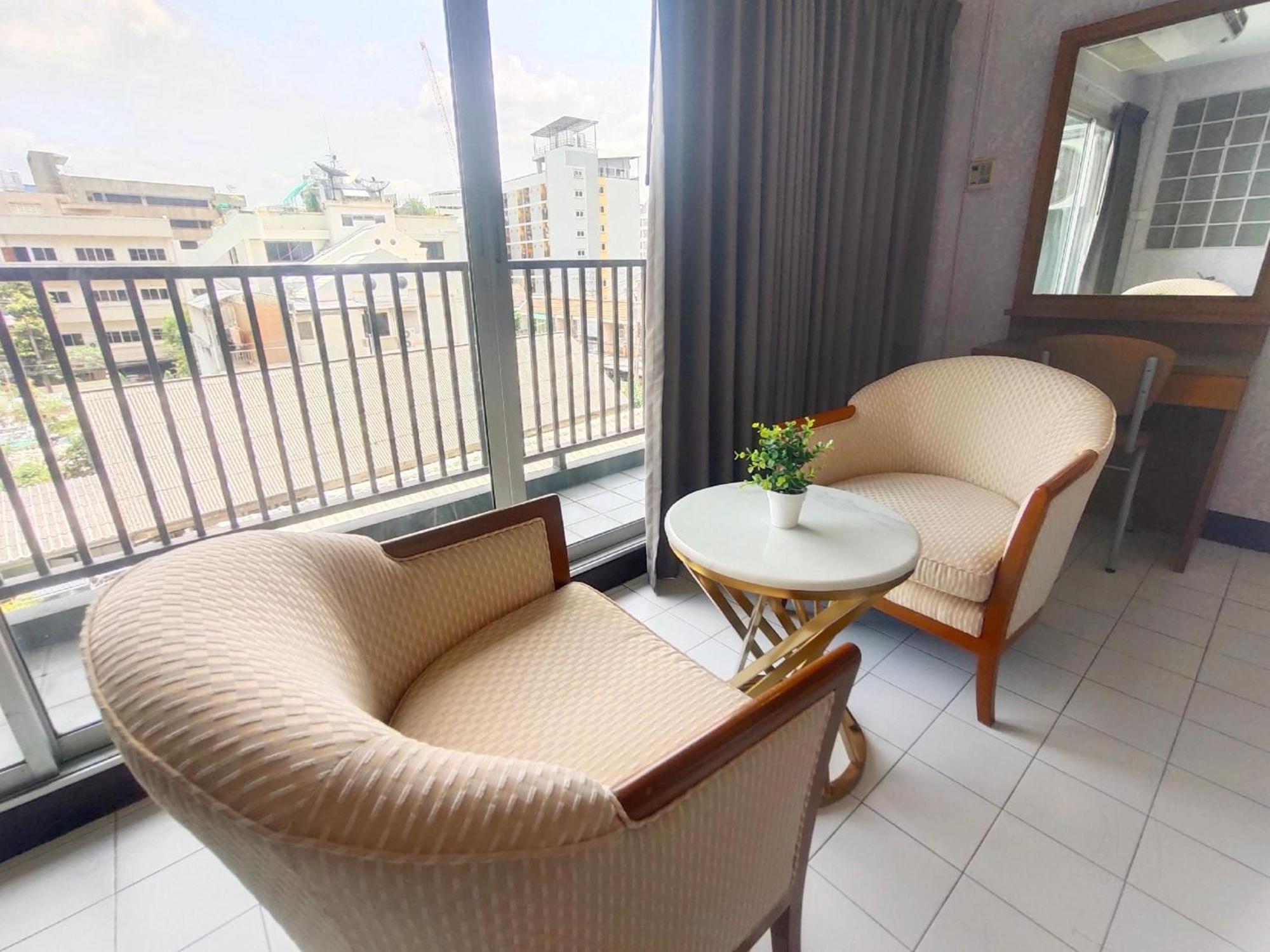 Oyo 75446 Travis Inthamara 49 Hotel Bangkok Luaran gambar