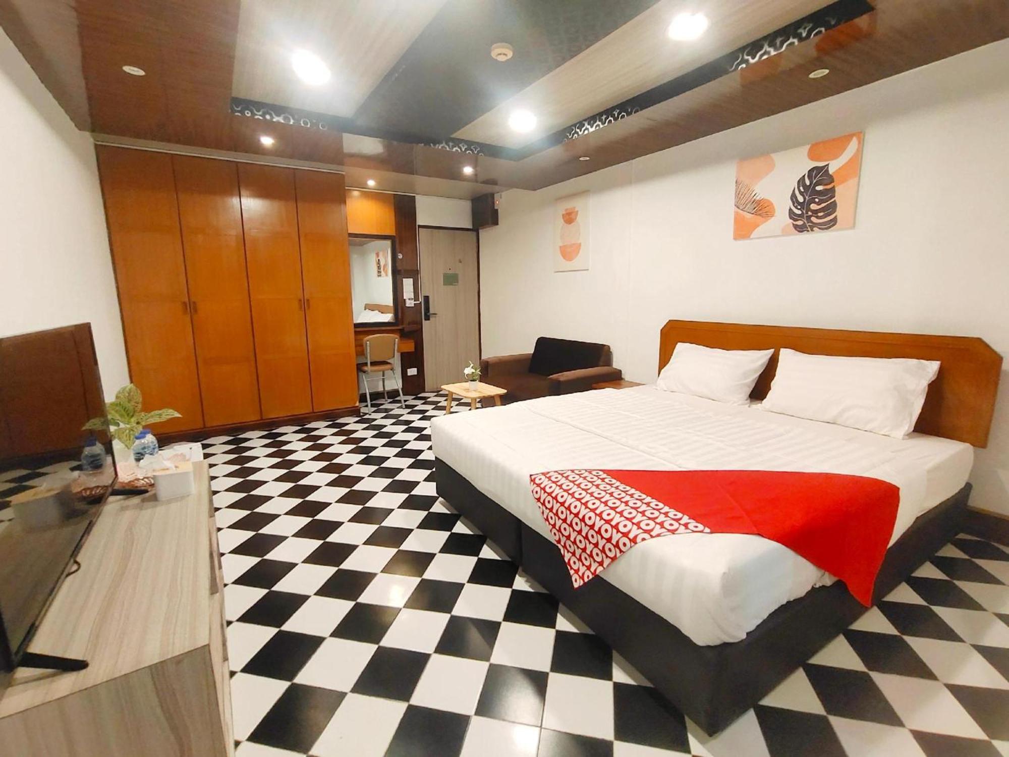Oyo 75446 Travis Inthamara 49 Hotel Bangkok Luaran gambar