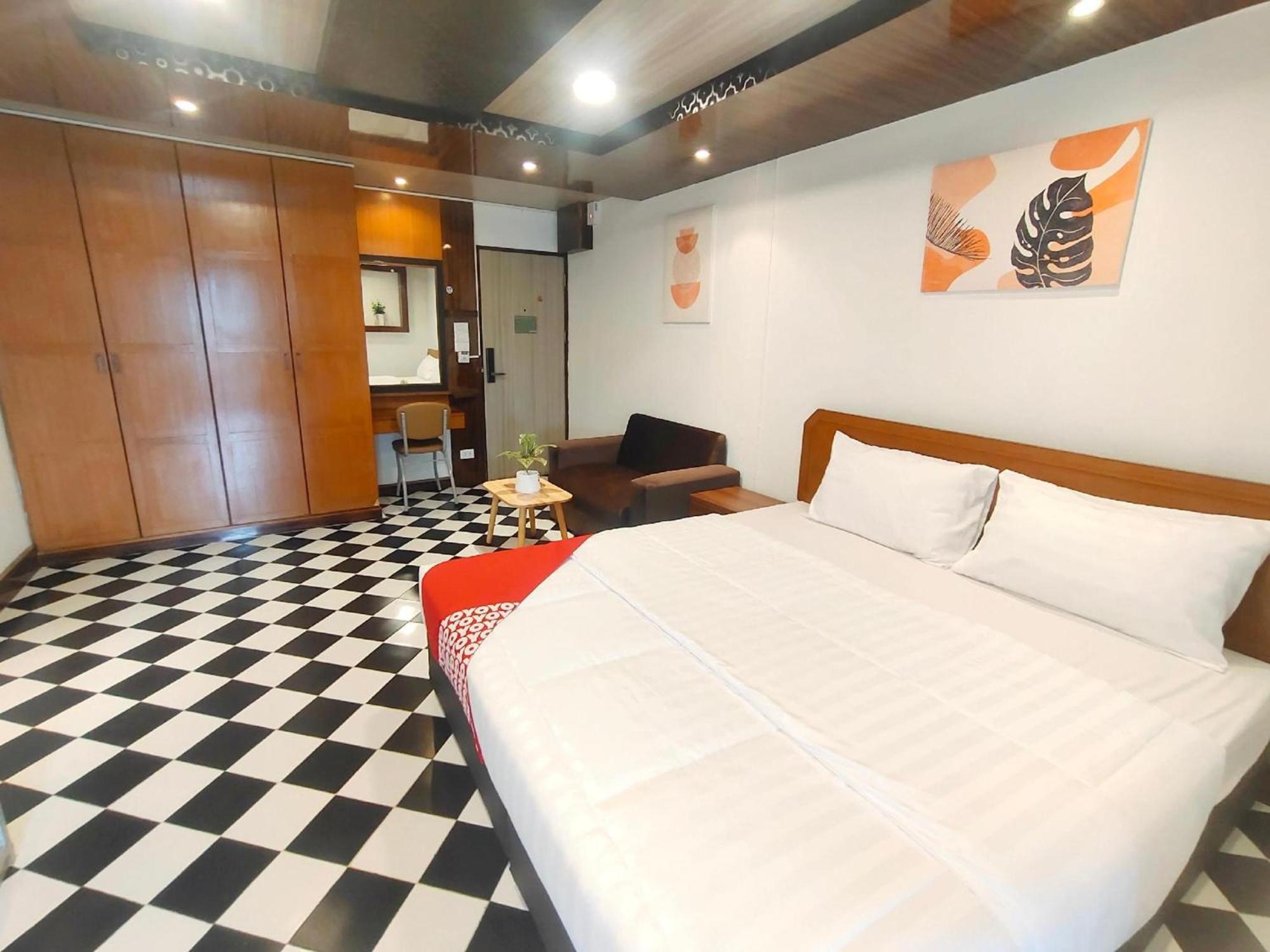 Oyo 75446 Travis Inthamara 49 Hotel Bangkok Luaran gambar