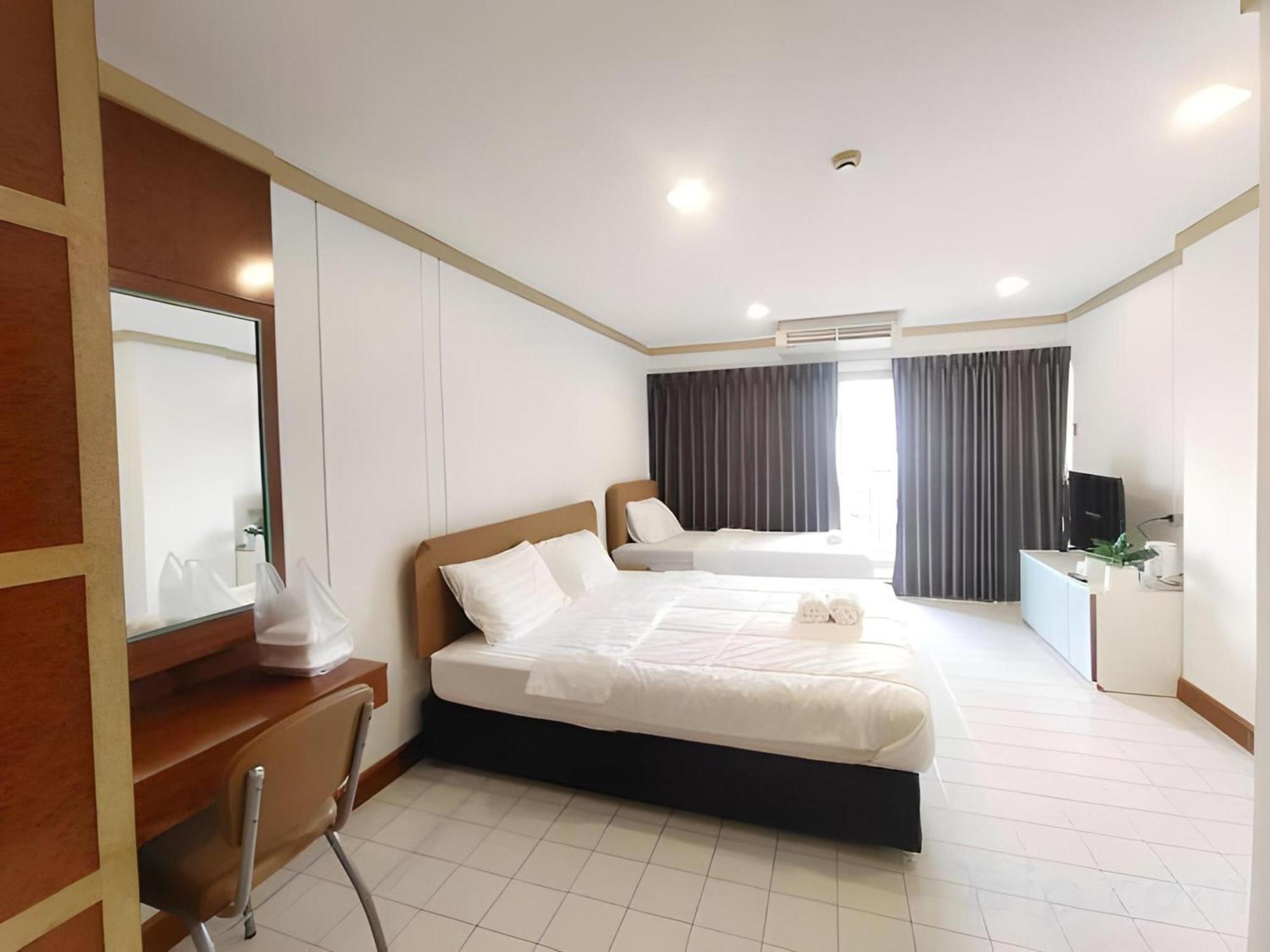 Oyo 75446 Travis Inthamara 49 Hotel Bangkok Luaran gambar