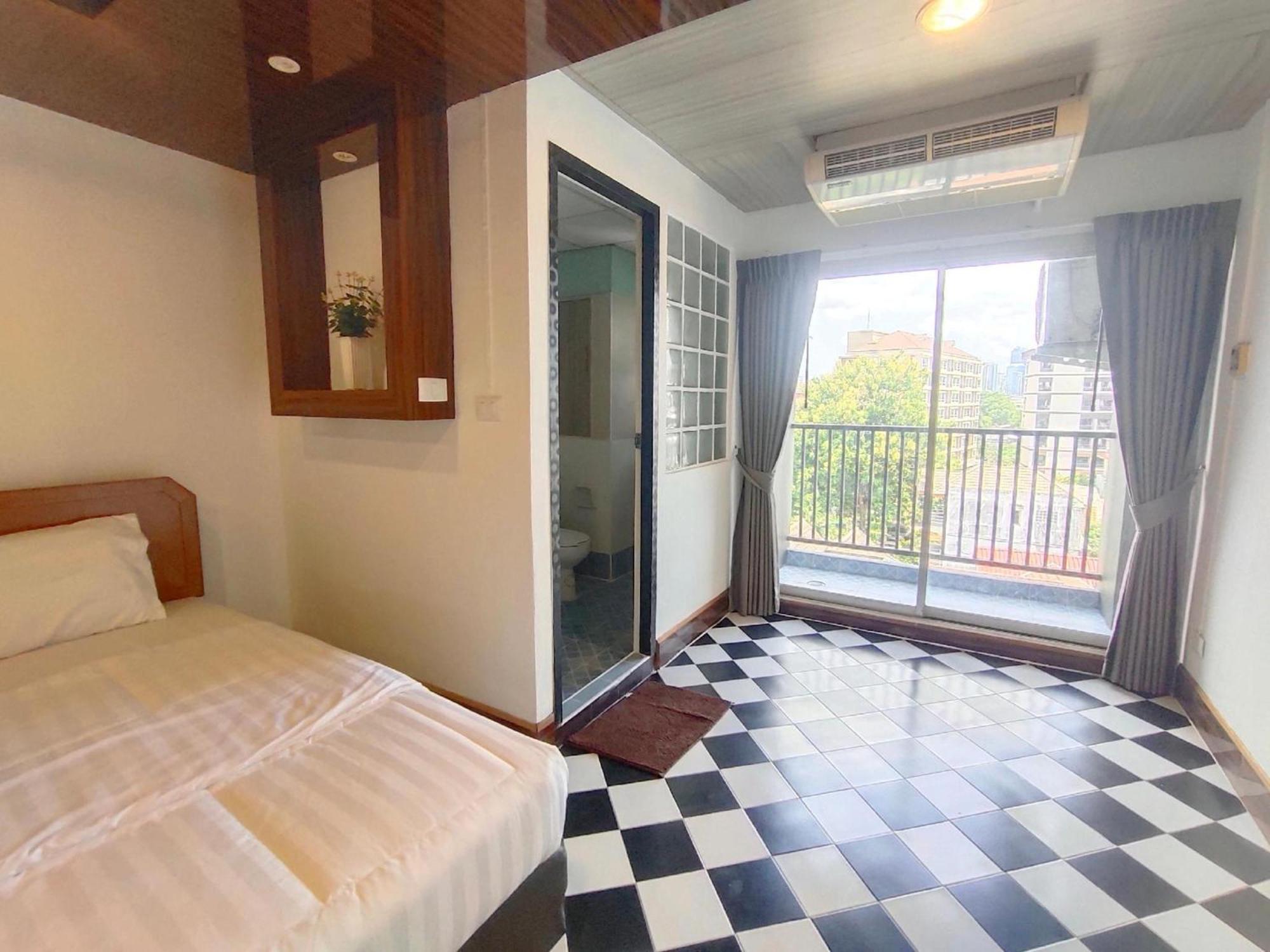 Oyo 75446 Travis Inthamara 49 Hotel Bangkok Luaran gambar