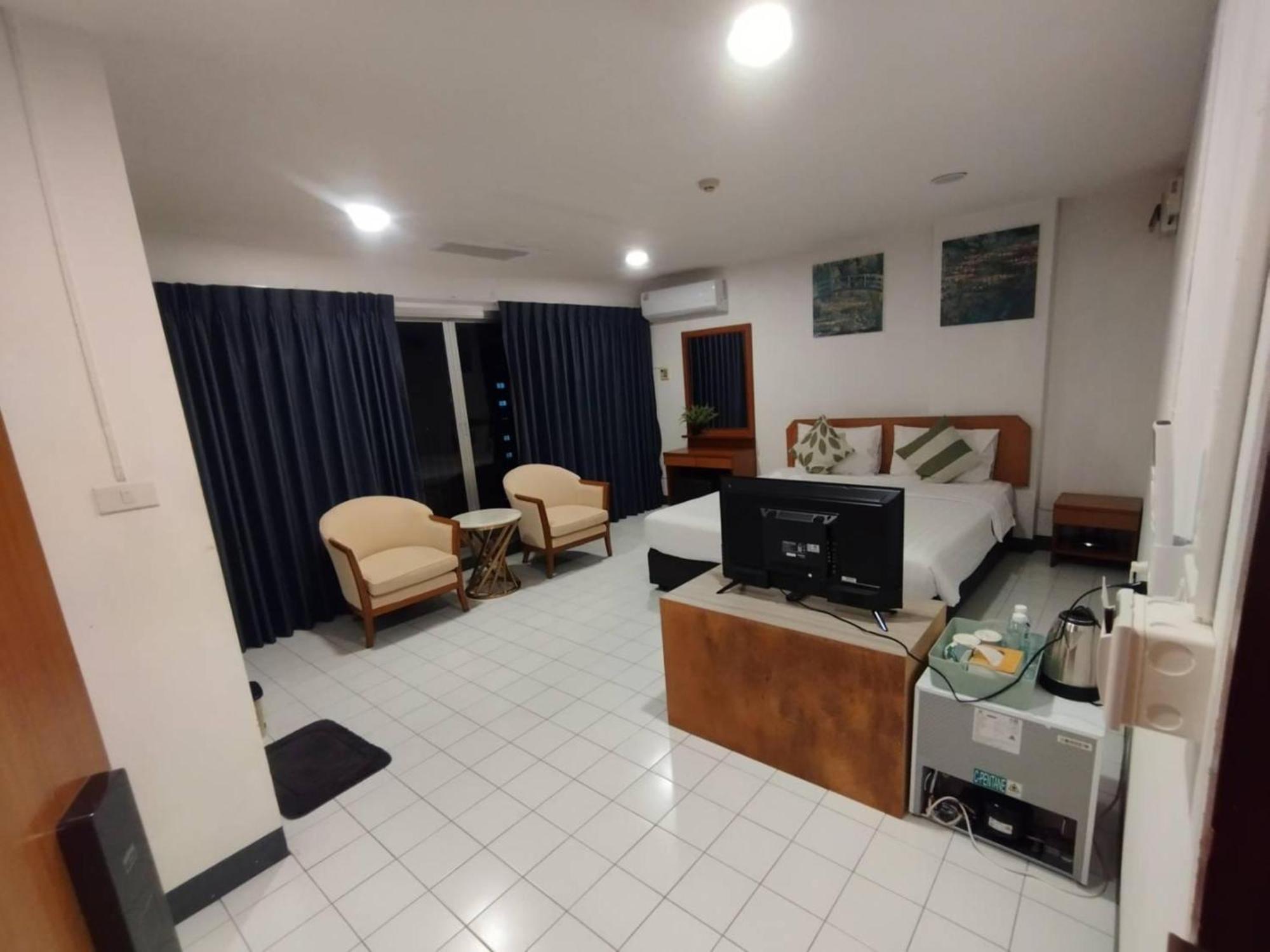 Oyo 75446 Travis Inthamara 49 Hotel Bangkok Luaran gambar