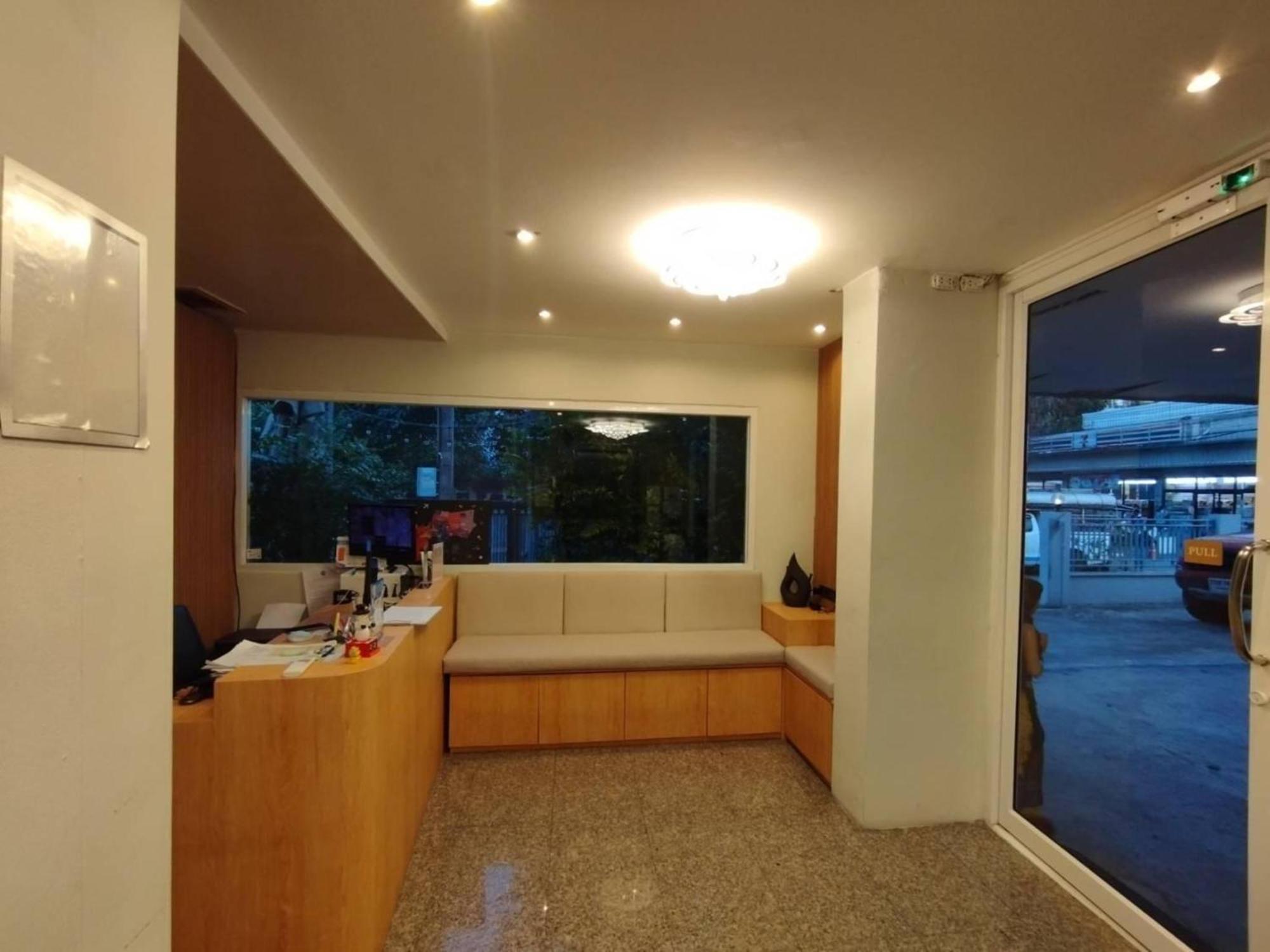 Oyo 75446 Travis Inthamara 49 Hotel Bangkok Luaran gambar