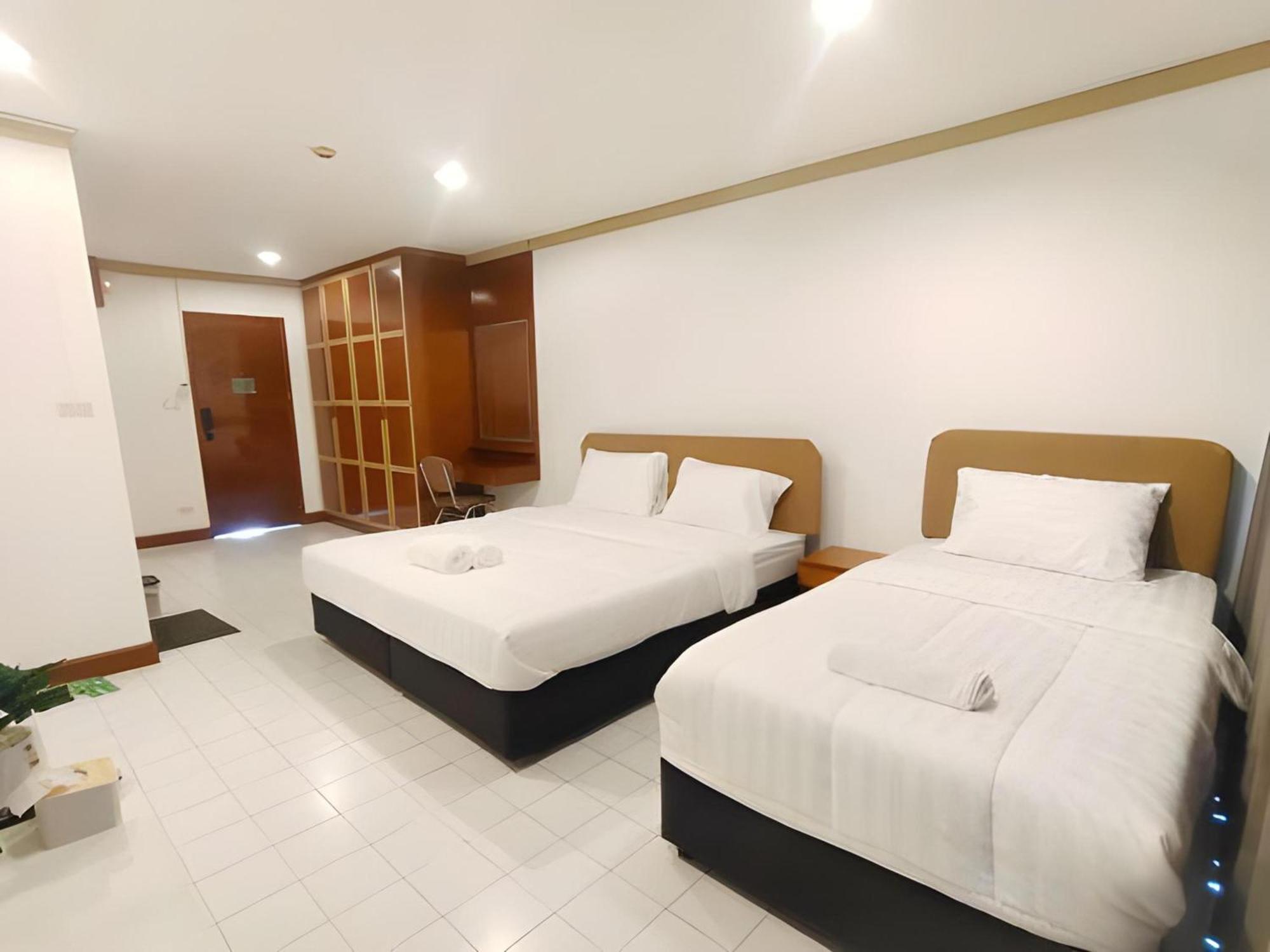 Oyo 75446 Travis Inthamara 49 Hotel Bangkok Luaran gambar